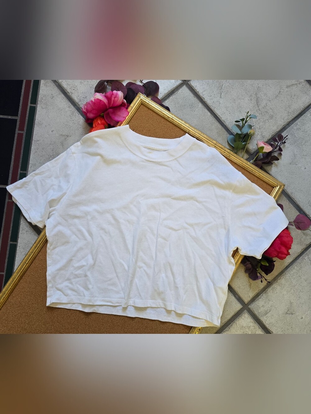 NWT Abercrombie & Fitch Crop White Short Sleeve Essentials Crewneck Tee